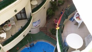 Outdoor pool - Apartamentos Mediterraneo (Nerja)