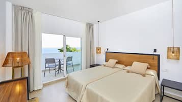 Desk, blackout drapes, free WiFi, bed sheets