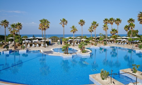 Indoor pool, outdoor pool, sun loungers