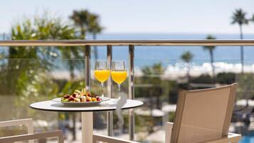 1 室のベッドルーム、ミニバー、セーフティボックス (室内)、デスク