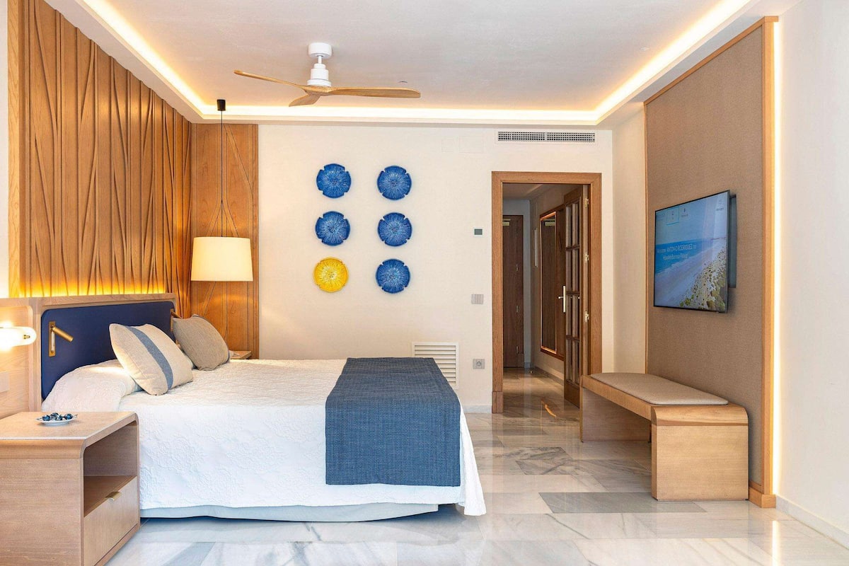 1 bedroom, minibar, in-room safe, desk