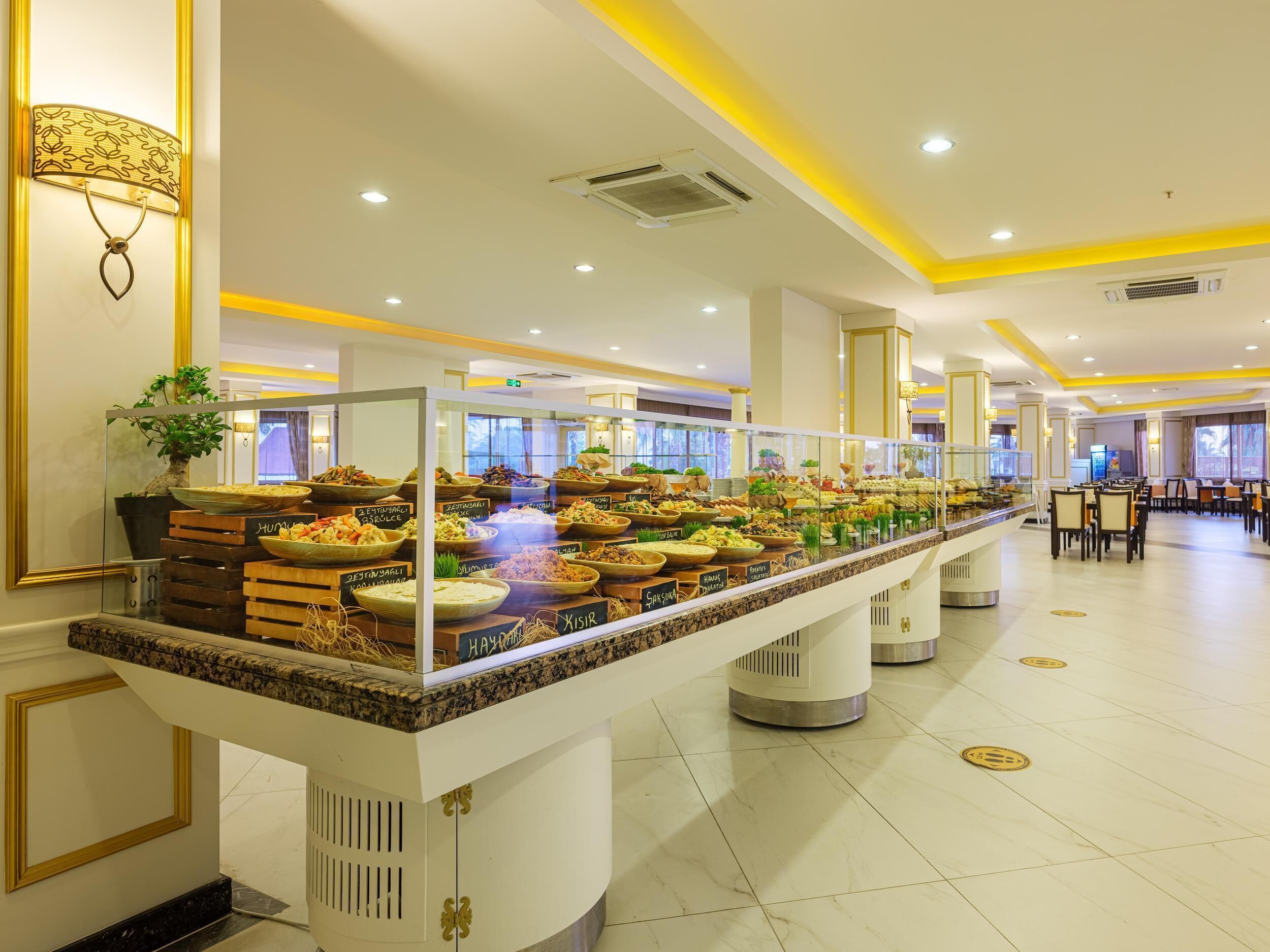 Petit déjeuner buffet compris tous les jours