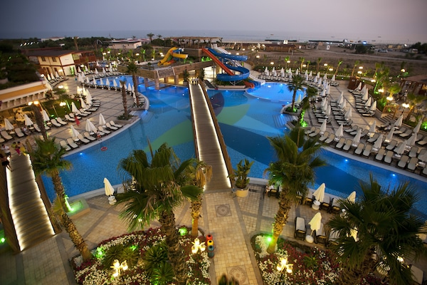 Indoor pool, outdoor pool, free cabanas, pool umbrellas