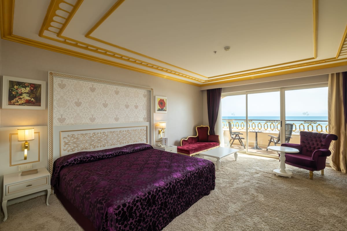 Camera luna di miele, vista mare | 1 camera, biancheria da letto di alta qualità, minibar