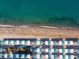 私家海滩、沙滩椅、海滩遮阳伞、沙滩毛巾