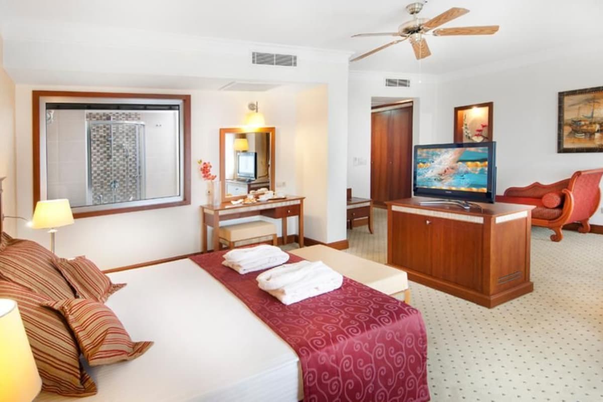 Minibar (some free items), in-room safe, desk, soundproofing