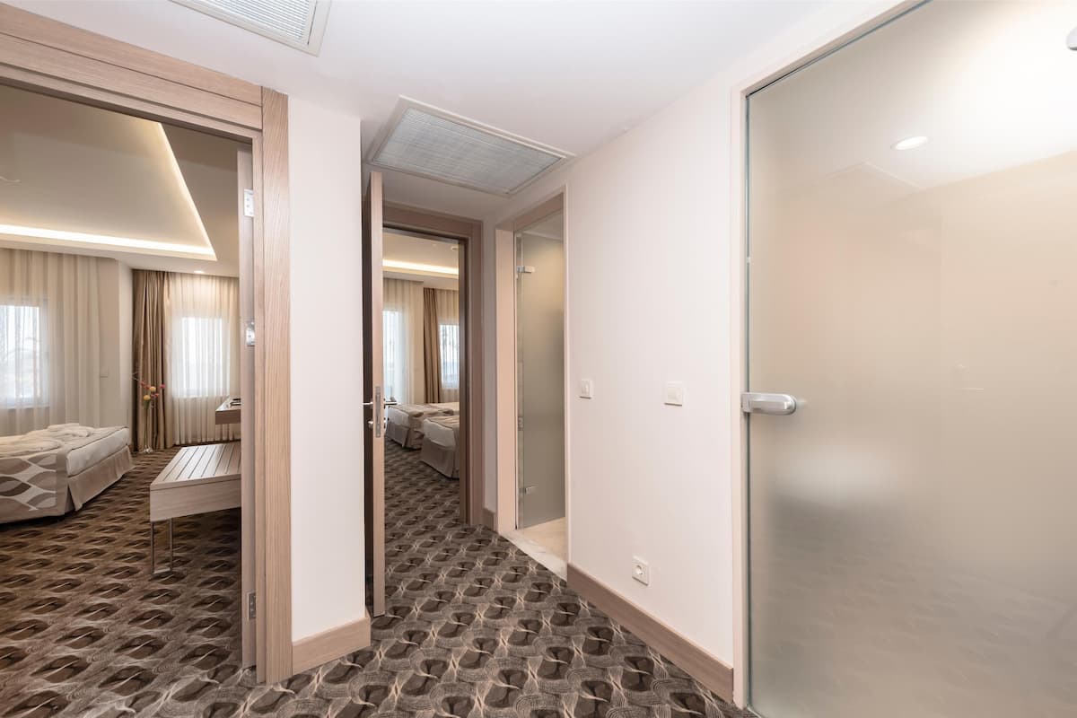 1 habitación y artículos del minibar gratis