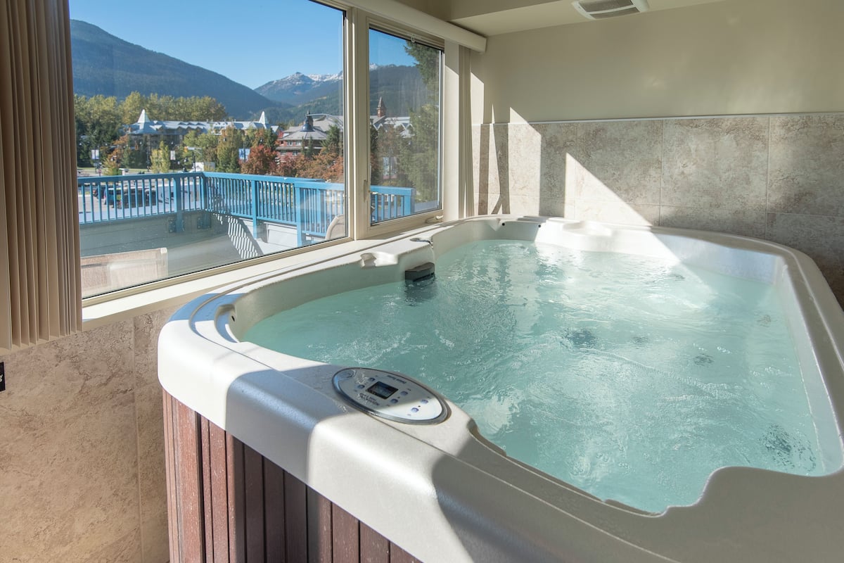 Condo, 1 Bedroom + Loft, Hot Tub (Unit 206) | Private spa tub