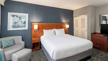 1 quarto, escrivaninha, ferros/tábuas de passar roupa, berços grátis