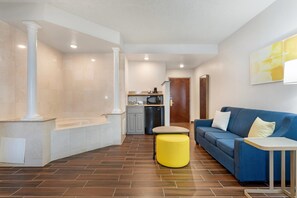 Suite, 1 cama King size, para no fumadores, hidromasaje | Escritorio, espacio para trabajar con laptop y cortinas blackout