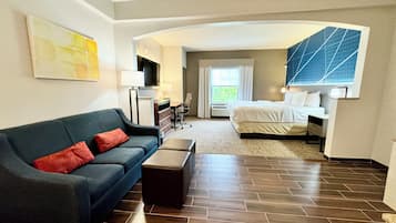 Suite, 1 cama King size, para no fumadores, hidromasaje | Escritorio, espacio para trabajar con laptop y cortinas blackout