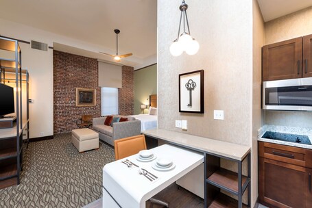 Homewood Suites by Hilton Indianapolis Downtown - Image 3
