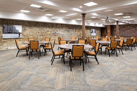 Homewood Suites by Hilton Indianapolis Downtown - Image 42