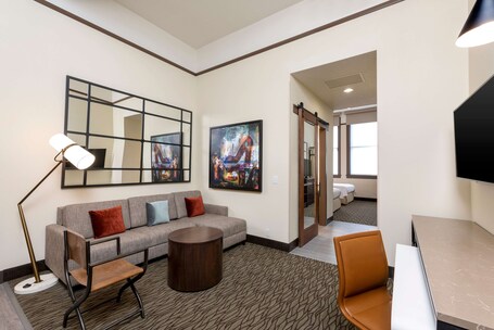 Homewood Suites by Hilton Indianapolis Downtown - Image 30
