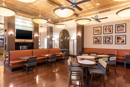 Homewood Suites by Hilton Indianapolis Downtown - Image 25