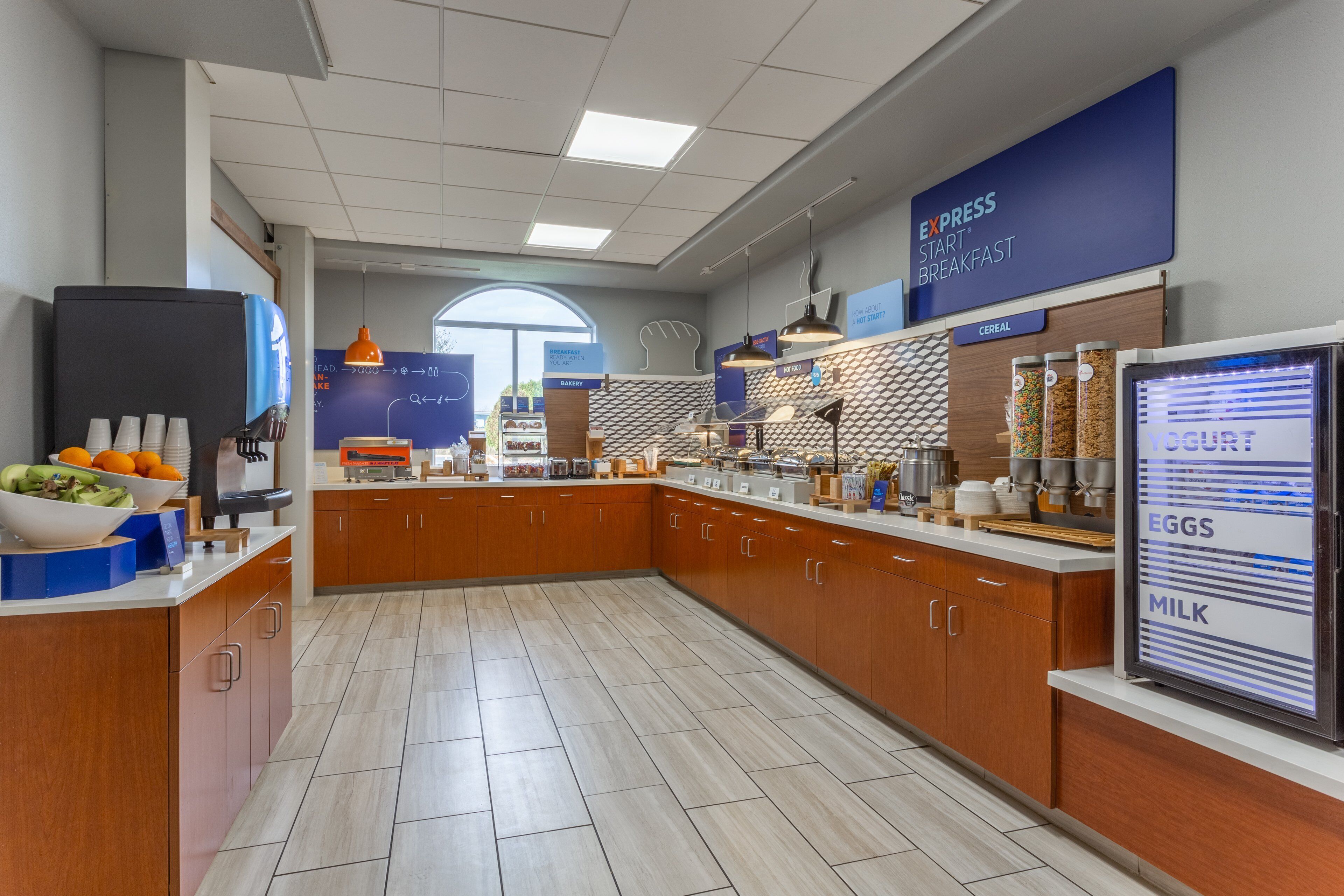 free buffet breakfast