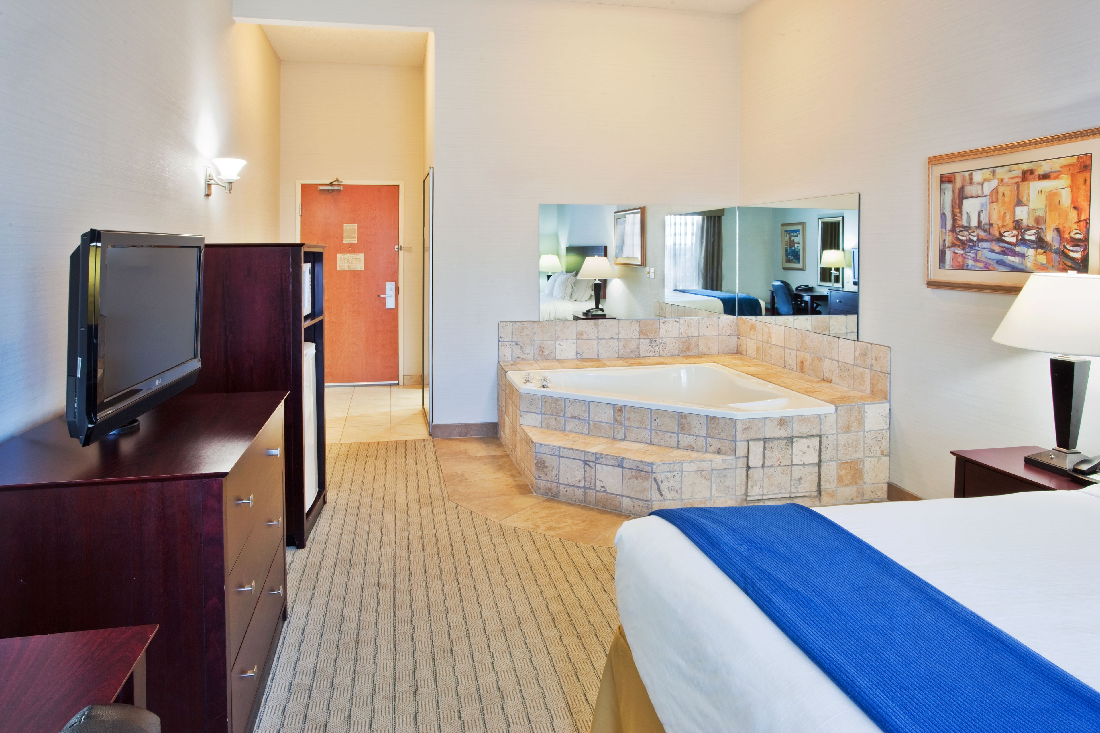 1 bedroom, in-room safe, desk, iron/ironing board