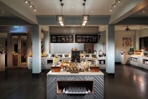 Desayuno buffet todos los días (con cargo)