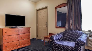 Deluxe Room, 1 King Bed, Non Smoking, Hot Tub | Room amenity