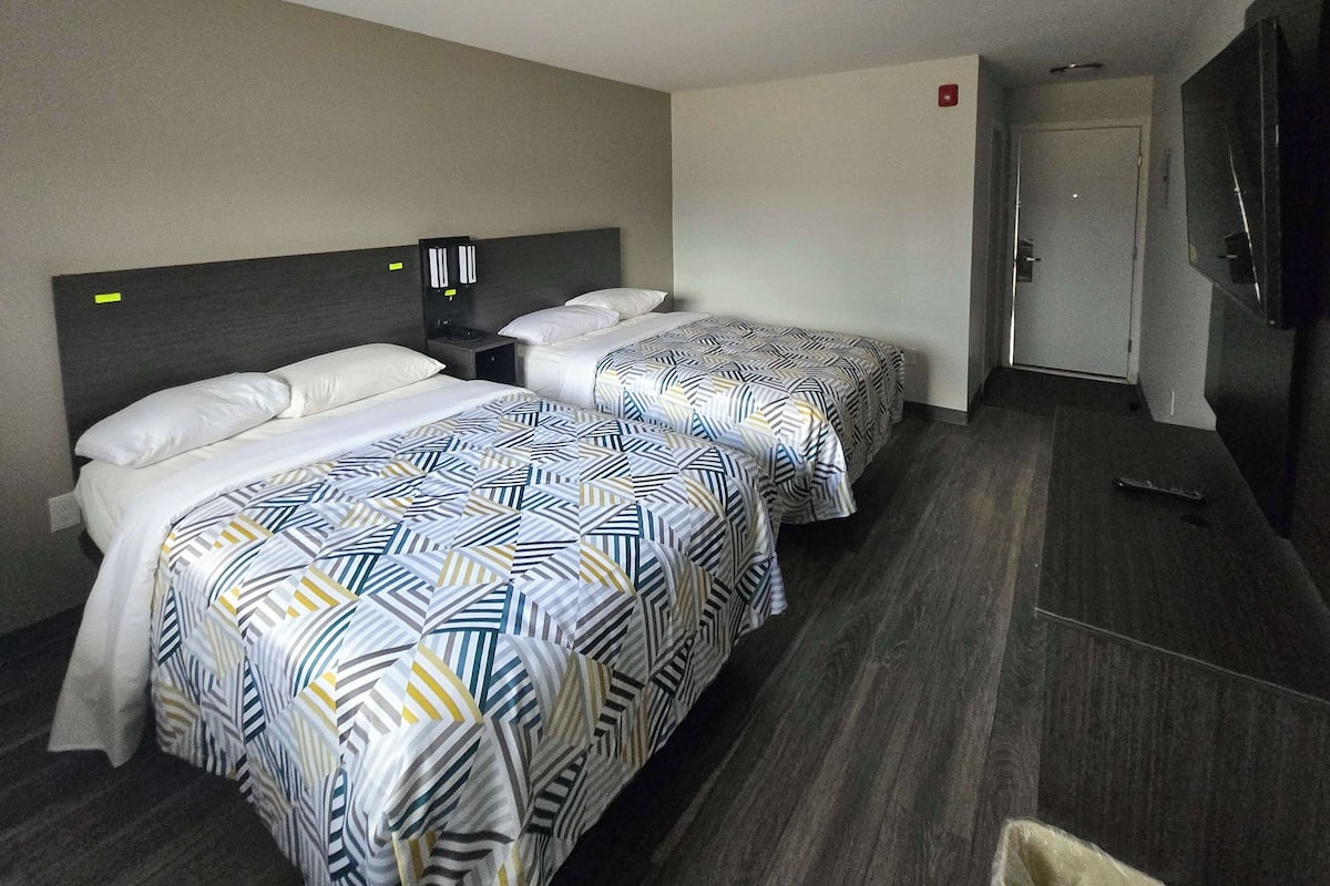 Ropa de cama de alta calidad, edredón, cortinas blackout y wifi gratis