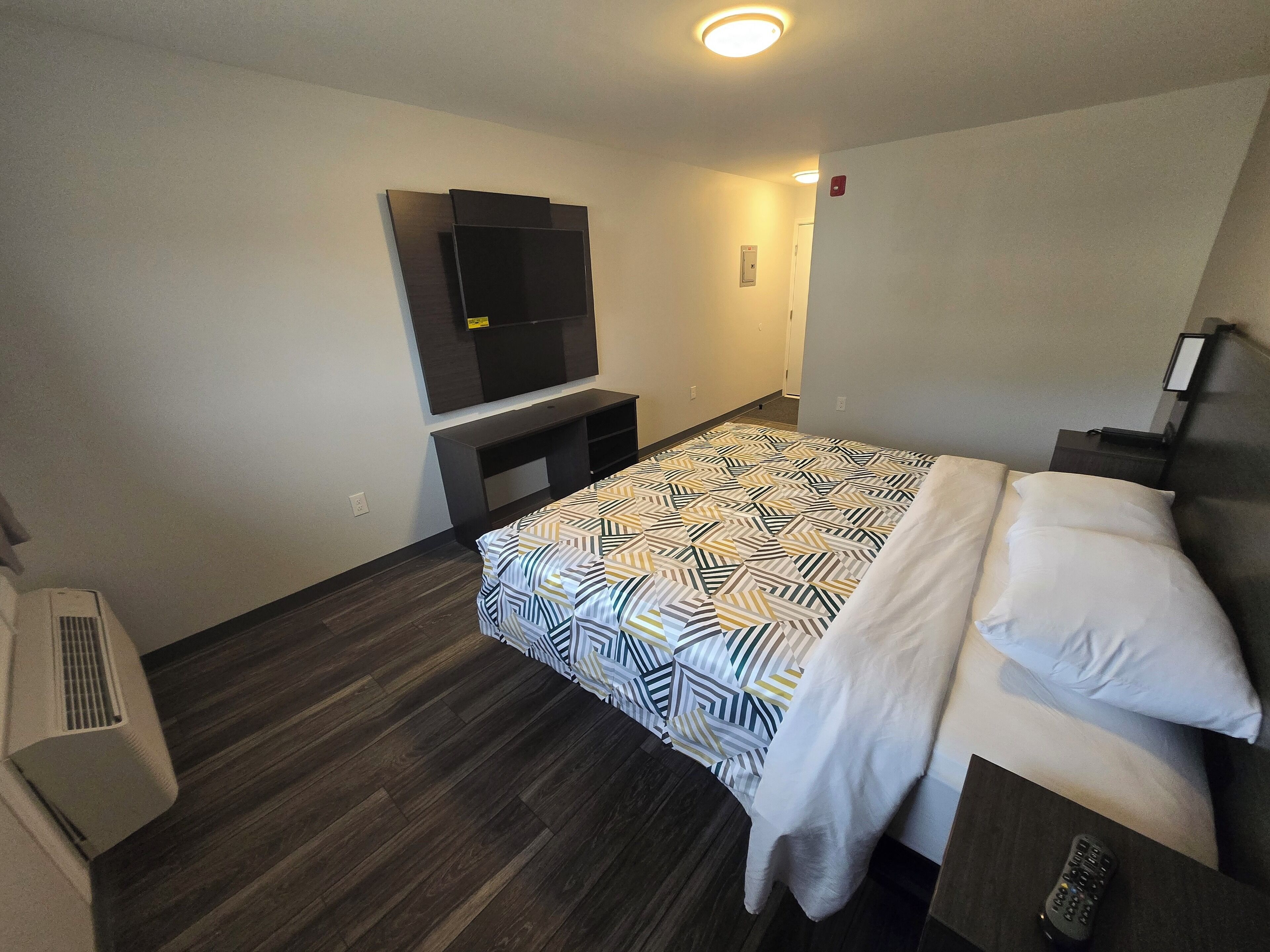 Standard Room, 1 Double Bed, Non Smoking | Premium bedding, down comforters, blackout drapes, free WiFi