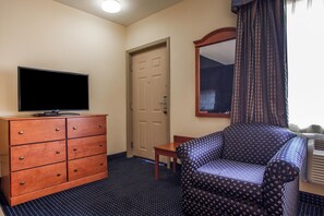 Deluxe Room, 1 King Bed, Non Smoking, Hot Tub | Room amenity - Motel 6 East Windsor, NJ - Hightstown (Hightstown)