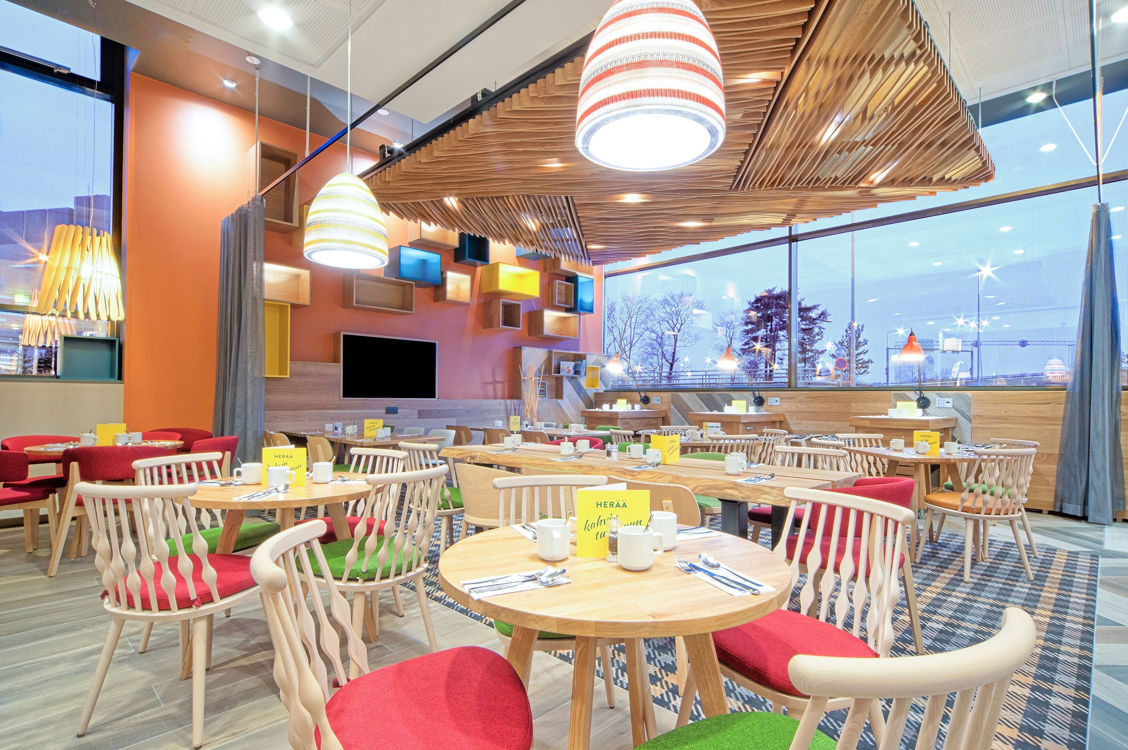 Daily buffet breakfast (EUR 22.40 per person)