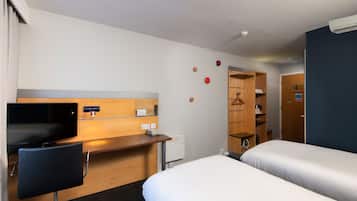 Standard Room, 2 Single Beds, Accessible | Desk, iron/ironing board, free WiFi, bed sheets