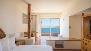 Grand Suite | In-room safe, iron/ironing board, free cots/infant beds, bed sheets