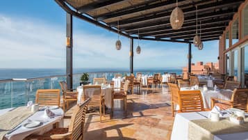 2 restaurants, breakfast, lunch served; local and international cuisine