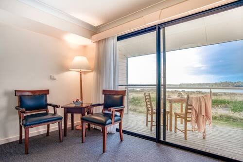 Water View King Room