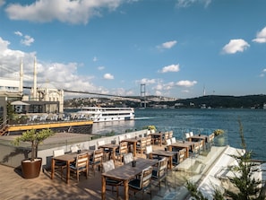 Bar (on property) - Radisson Blu Bosphorus Hotel, Istanbul (Istanbul)
