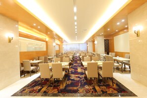 Daily buffet breakfast for a fee - Aurum International Hotel (Xi'an)
