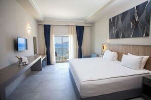 Minibar, in-room safe, bed sheets - Yasmin Bodrum Resort - All Inclusive (Bodrum)