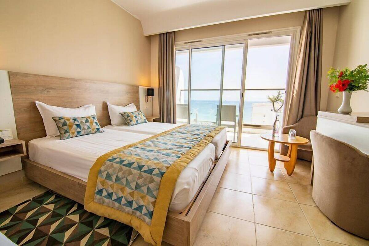 Minibar, in-room safe, blackout curtains, free WiFi