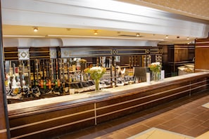 6 bars/lounges, 2 poolside bars, 2 beach bars