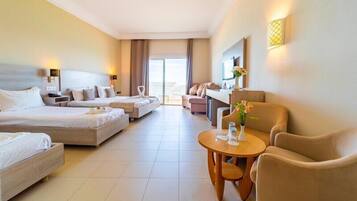 Minibar, in-room safe, blackout drapes, WiFi (free)