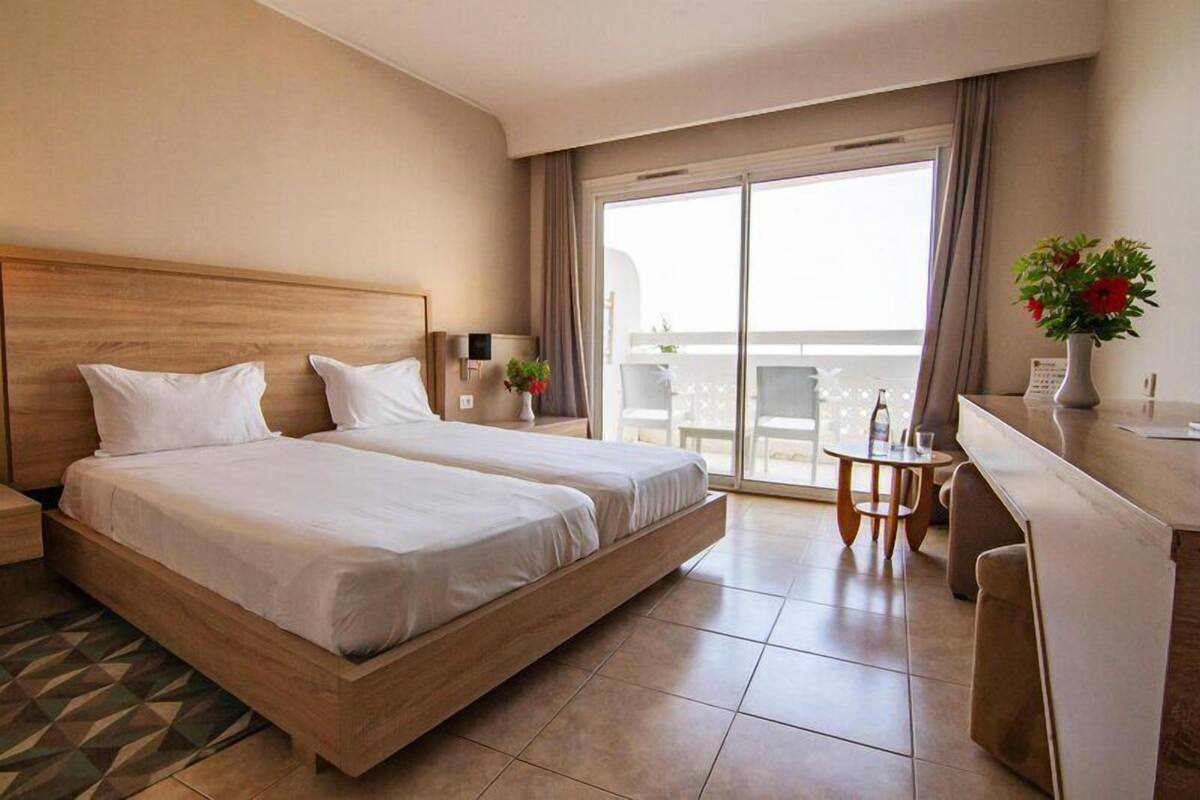 Minibar, in-room safe, blackout curtains, free WiFi