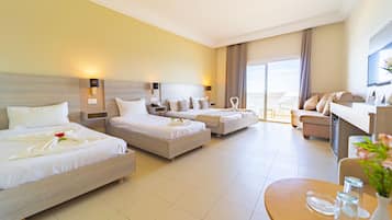 Minibar, caja fuerte, cortinas opacas y wifi gratis