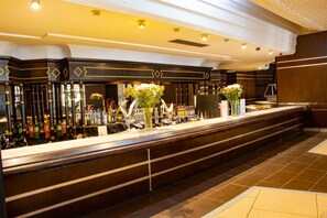 6 bars/lounges, 2 poolside bars, 2 beach bars