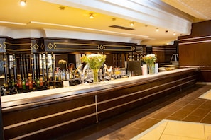 6 bars/lounges, 2 poolside bars, 2 beach bars