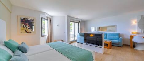 Een kluis op de kamer, een bureau, een laptopwerkplek