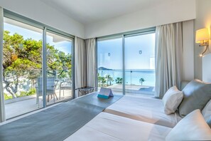 Zimmersafe, Schreibtisch, laptopgeeigneter Arbeitsplatz