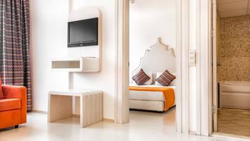 Suite Land View Adult Only | In-room safe, free WiFi