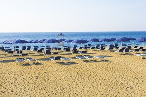 Private beach nearby - Sant Alphio Garden Hotel & Spa (Giardini Naxos)
