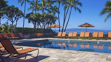 2 outdoor pools