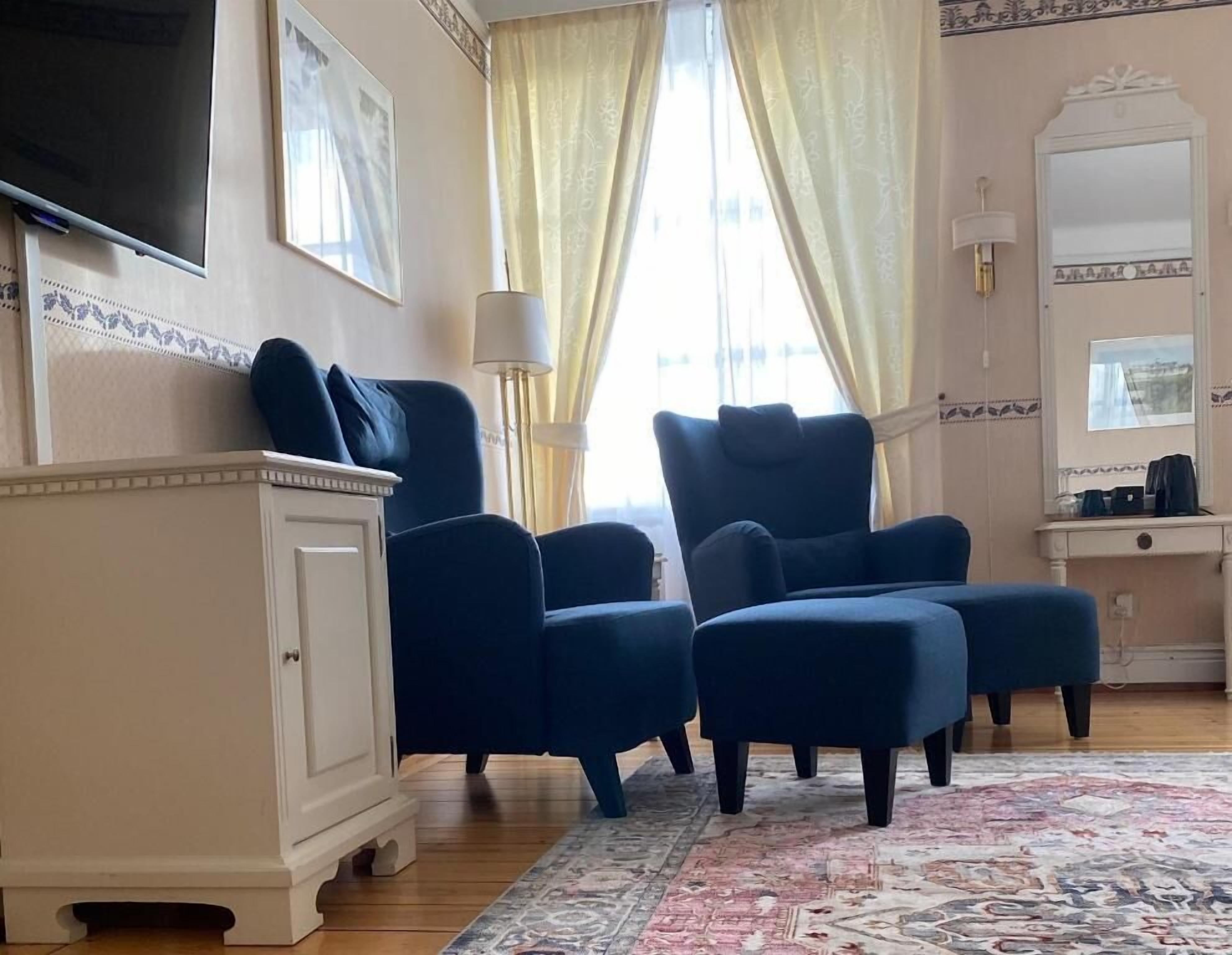 Chambre Standard, 1 très grand lit, non-fumeur | Décor unique, ameublement unique, bureau, système d’insonorisation