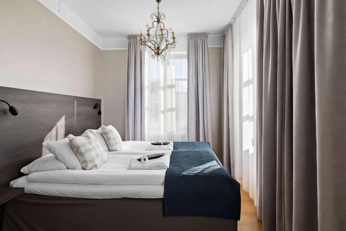 Individually decorated, individually furnished, desk, soundproofing