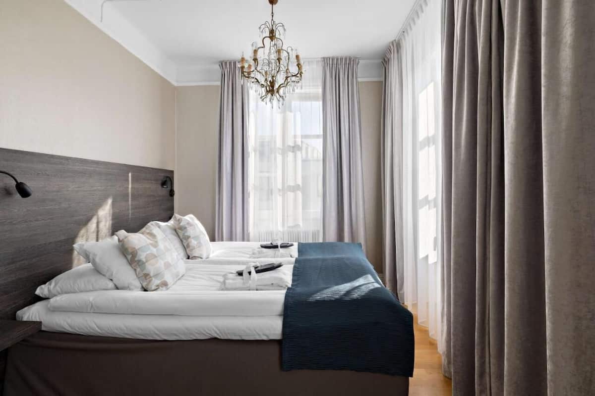 Junior Suite - Bathtub | Desk, soundproofing, free WiFi, alarm clocks