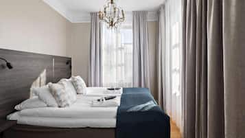 Junior Suite - Bathtub | Schreibtisch, schallisolierte Zimmer, kostenloses WLAN, Wecker